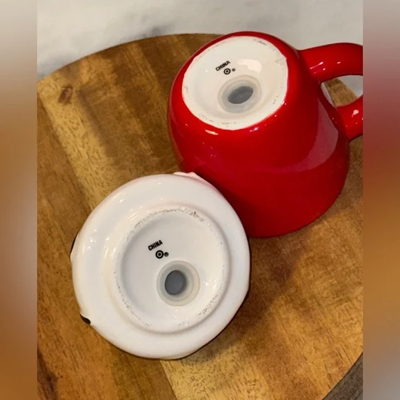 Threshold Hot Cocoa 2 Piece Salt and Pepper Shakers. - Picture 3 of 3